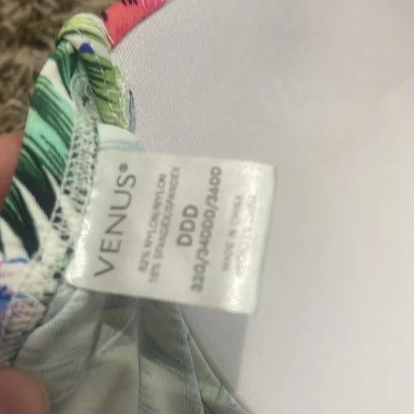 Venus 32-34 ddd gorgeous floral underwire bikini top. NEW - Picture 7 of 7